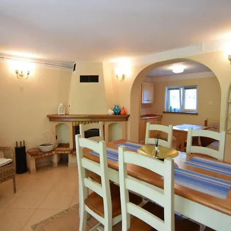 Дом отдыха Comfortable With A Private Garden *